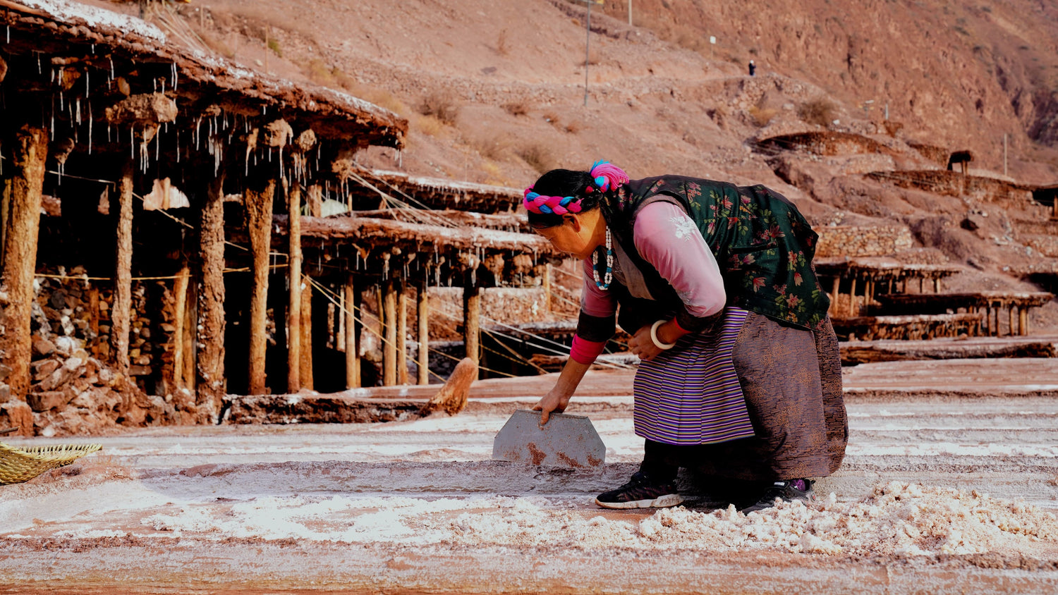 Fostering the Development of Traditional Crafts: Social Responsibility