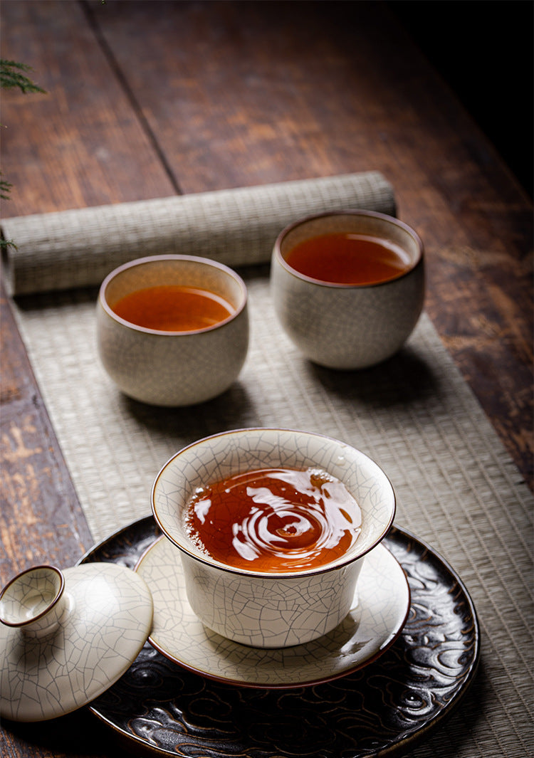 Why Does Tea Taste Better When Using a Porcelain Gaiwan Tea Set?
