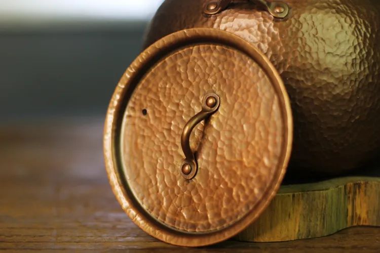 Concave Cap Hammer Pattern Copper Teapot