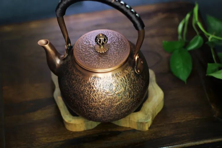 Classic Hammer Pattern Copper Teapot