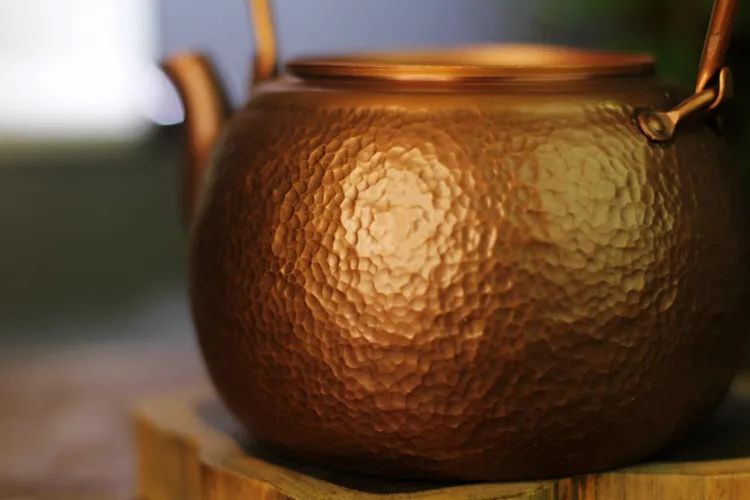 Concave Cap Hammer Pattern Copper Teapot