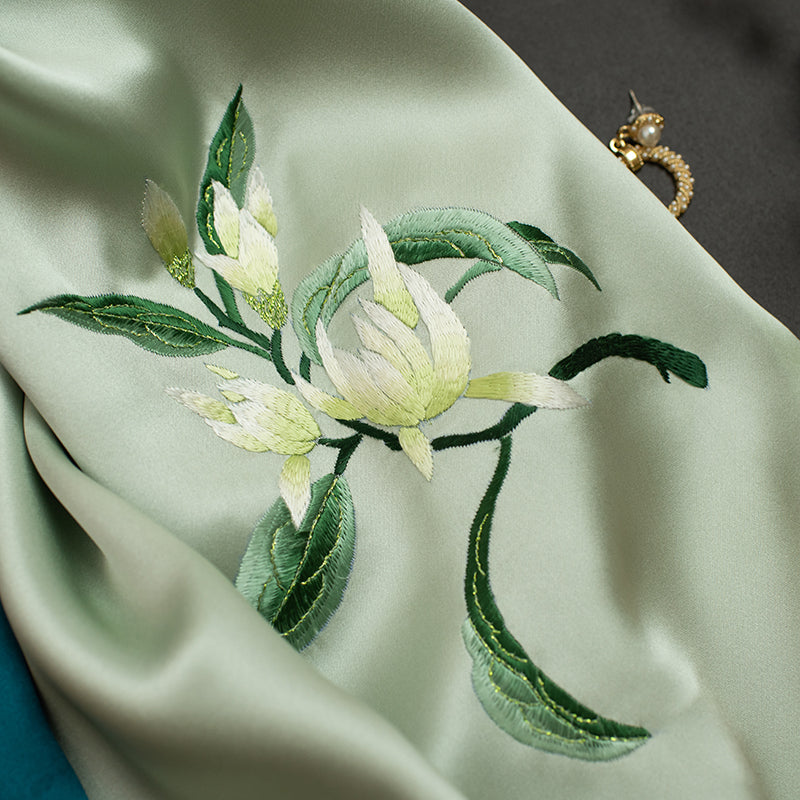 Suzhou Embroidered Mulberry Silk Magnolia Scarf