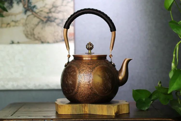 Classic Hammer Pattern Copper Teapot