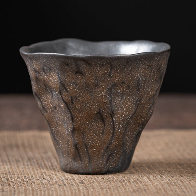 Japanese-Style Gilding Iron Glaze Lotus Tea Cup