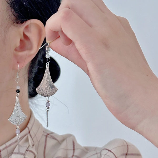 Silver Fan Leaf Earrings Women Retro Black White Shell Earrings