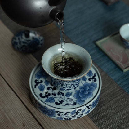 Vintage Blue and White Chinese Ceramic Gaiwan