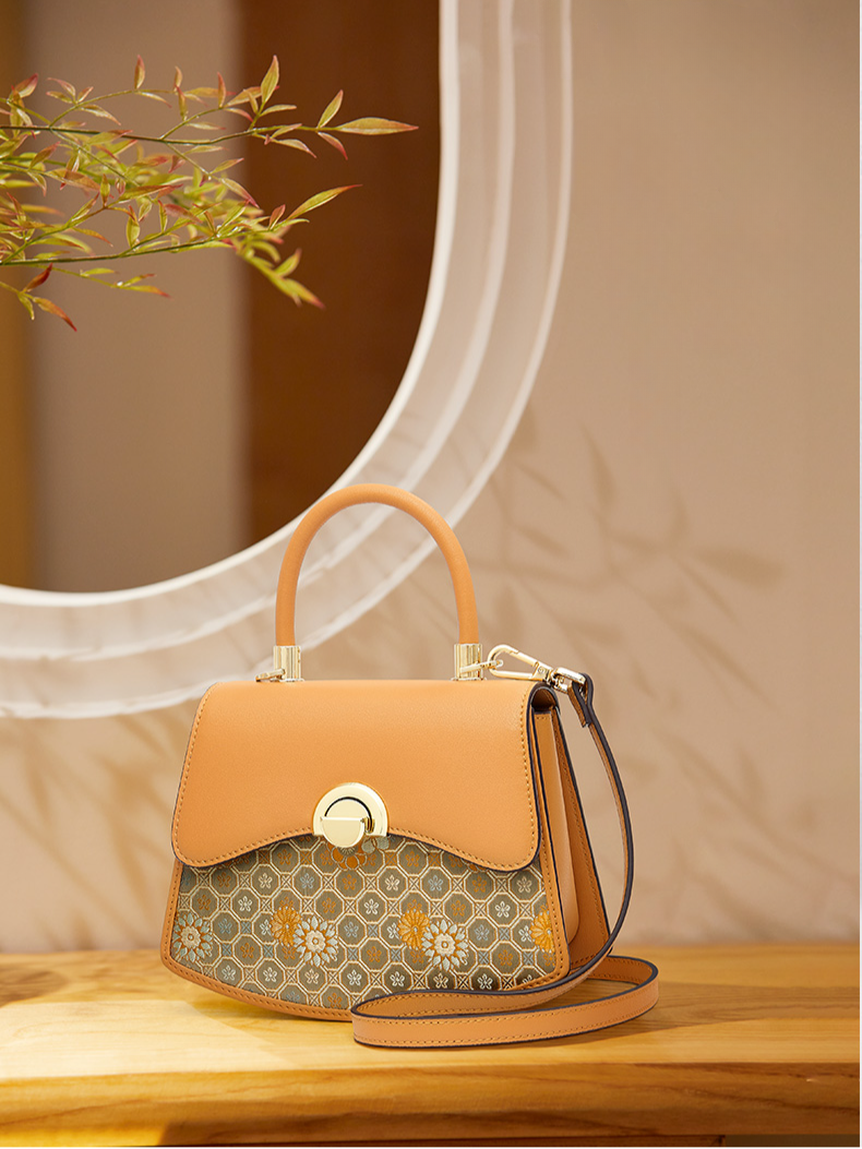 Silk Five-petal Pattern Leather Embroidery Handbag