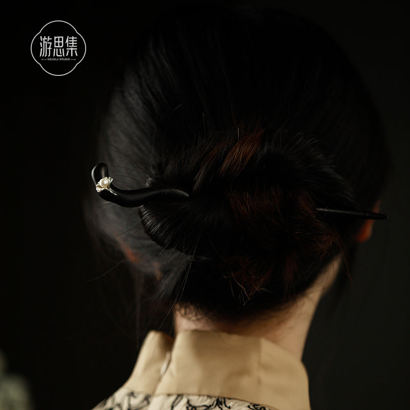 Simple Daily Leaf Pearl Ebony Hairpin