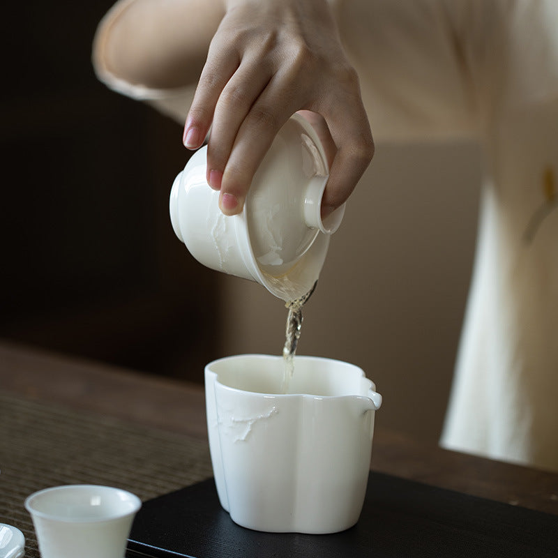 Chinese Handmade Embossed White Porcelain Gaiwan