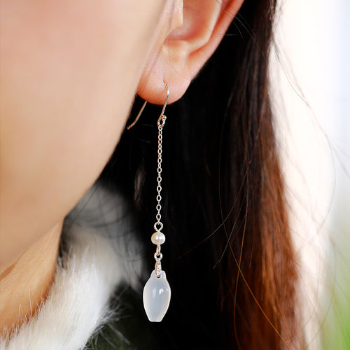 Magnolia White Agate Pearl Earrings