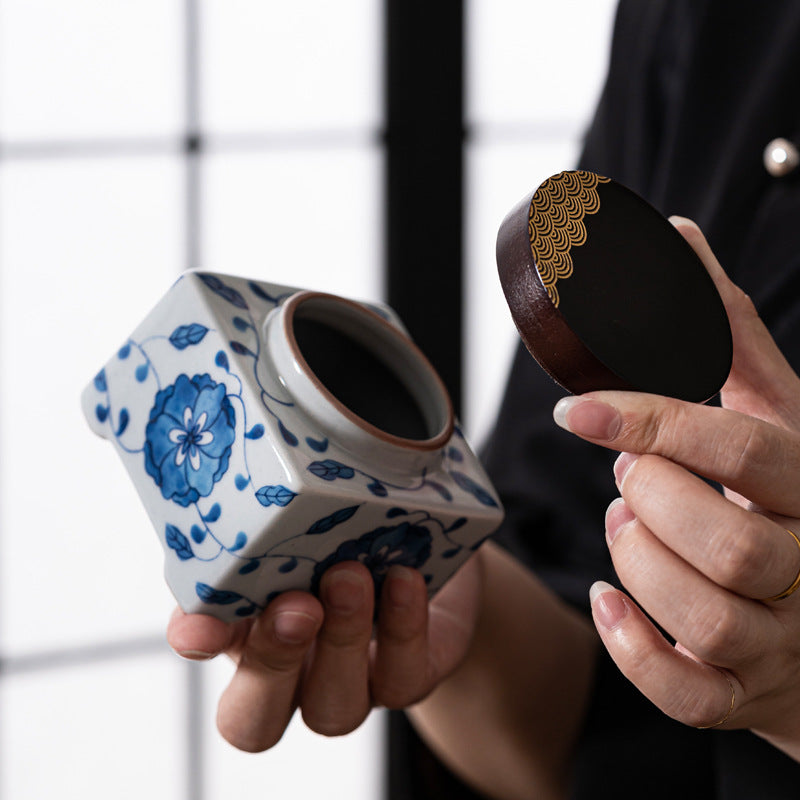 New Chinese Retro Yongle Blue and White Tea Pot Stoneware Small Sealed Storage Tank Tea Warehouse Kung Fu Tea Utensils