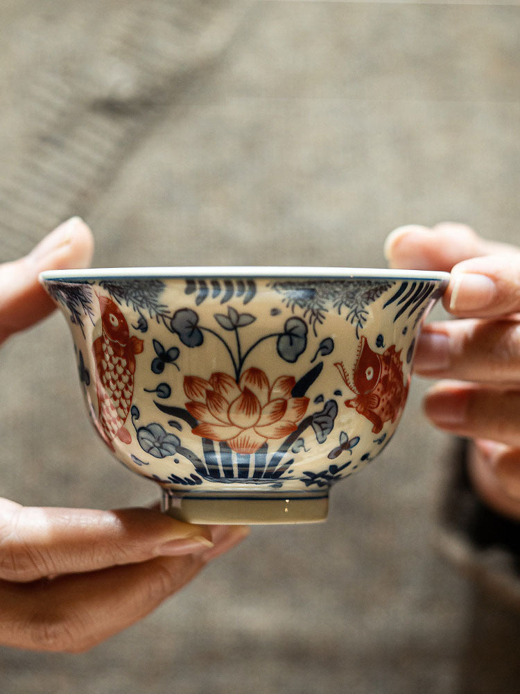 Antique Glaze Blue and White Pressed Hand Master Cup