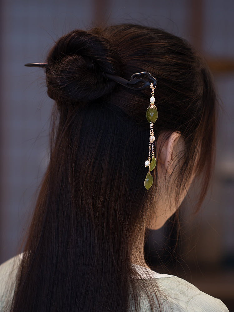 Glass Imitation Jade Petal Tassel Pearl Hairpin