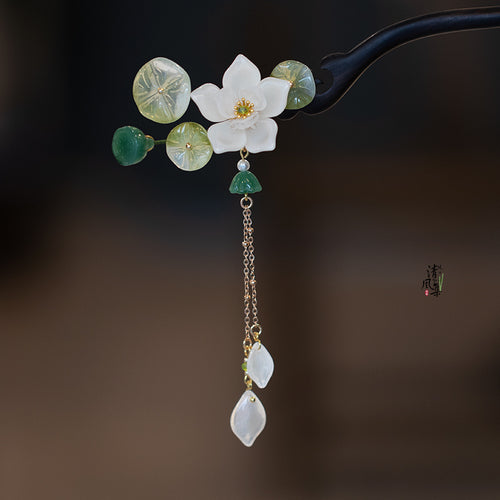 Delicate Pearl Tassel Lotus Glass Ebony Hairpin